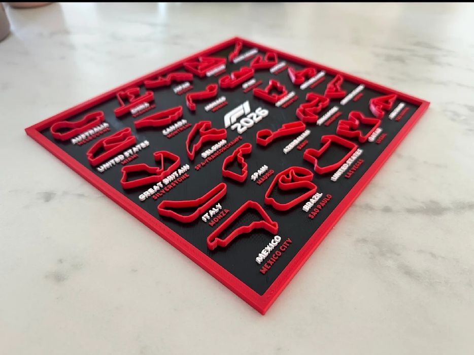 Постер / панно F1 2026 з трасами та датами

ГОНОК