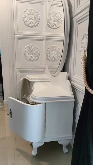 Zabytkowa toaletka  Chippendale okucia po renowacji