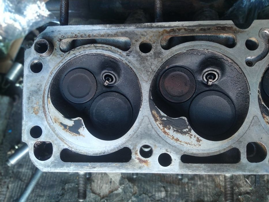 ГБЦ головка блока Опель Opel Vectra A Astra F Kadett 90502803 1.6b 8v