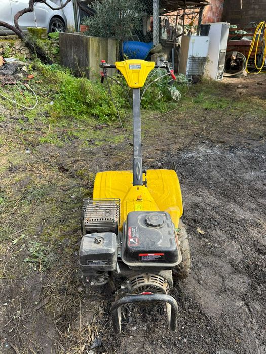 Vendo MOTOCULTIVADOR PowerPlus Sem uso