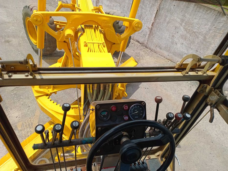 Автогрейдер Komatsu