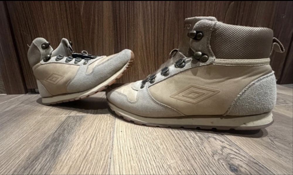 Umbro norin beige 40