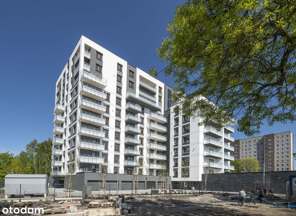 *** Okopowa 7 - cztery pokoje , duży balkon ***