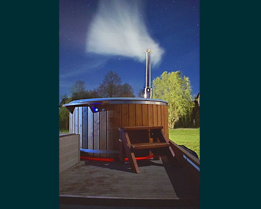 Mobilne Jacuzzi Gorąca Balia Bania Spa Relaks Wynajem Odpoczynek