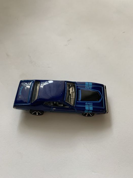 Hot Wheels '71 Plymouth GTX - серия Muscle Mania