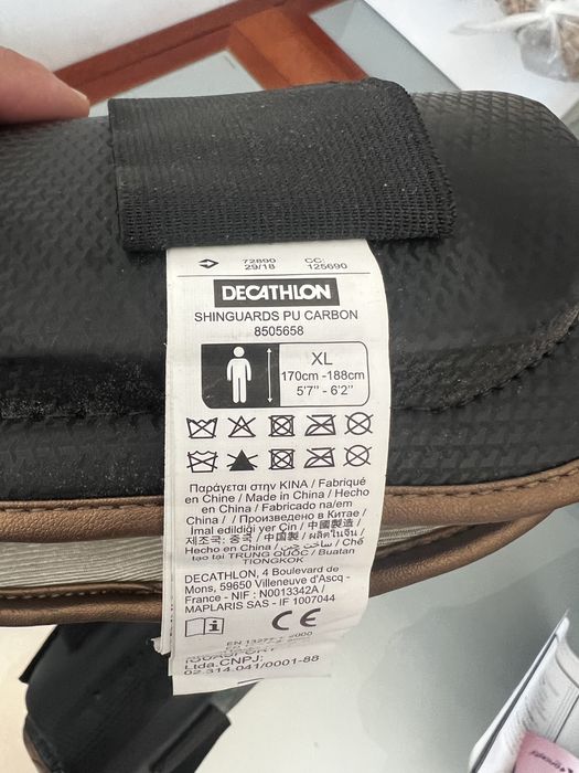 Luvas de box adidas e caneleiras pouco uso