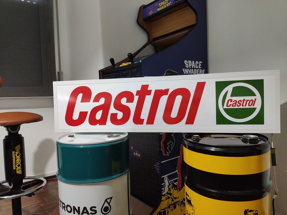 Reclames luminosos Pirelli