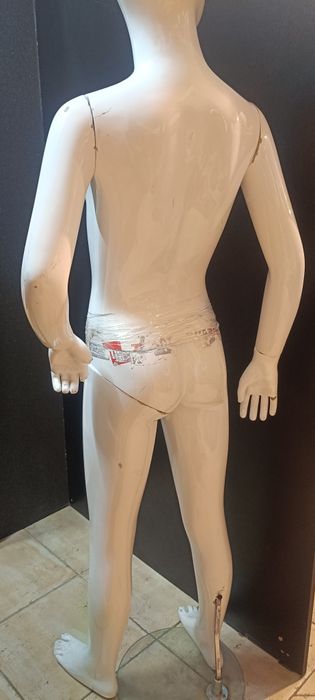 Manekin 150 cm dziecięcy pełnopostaciowy