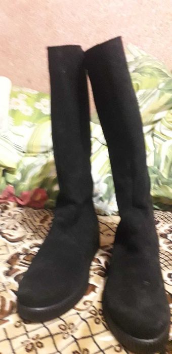 Продаются зимні шкіряні, замшові сапоги 38 р.