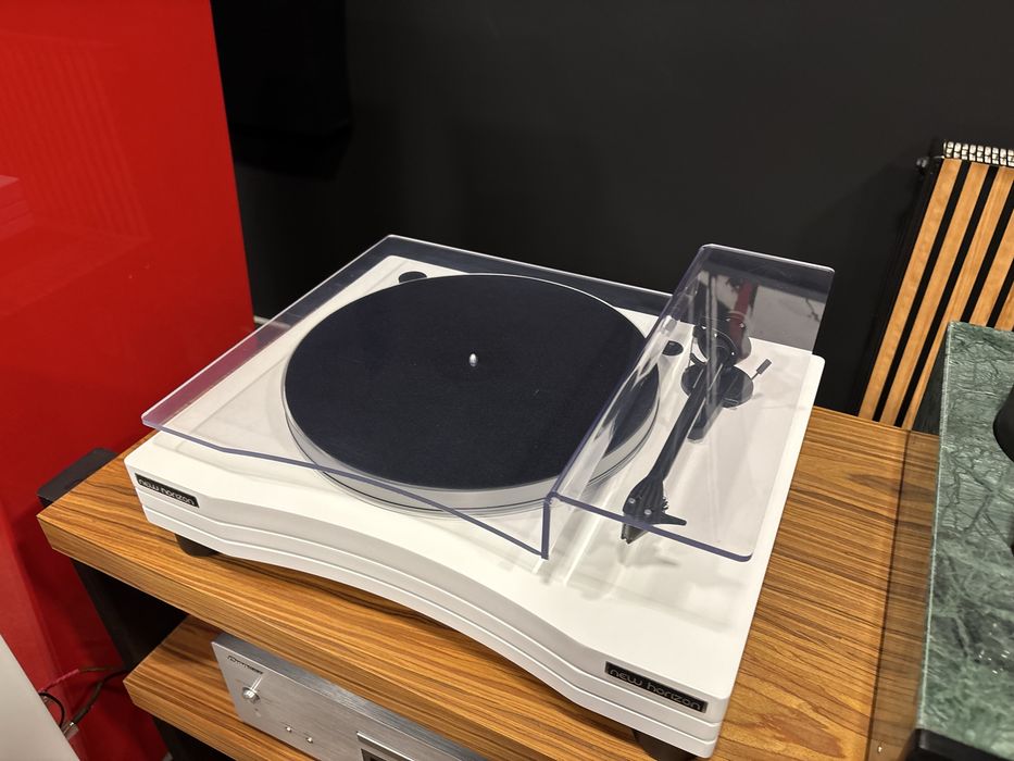 Gramofon New Horizon 203 + Ortofon 2M Silver