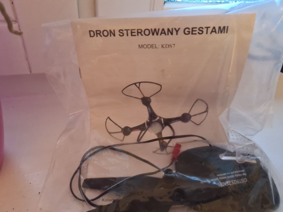 Dron sterowany za pomocą gestów