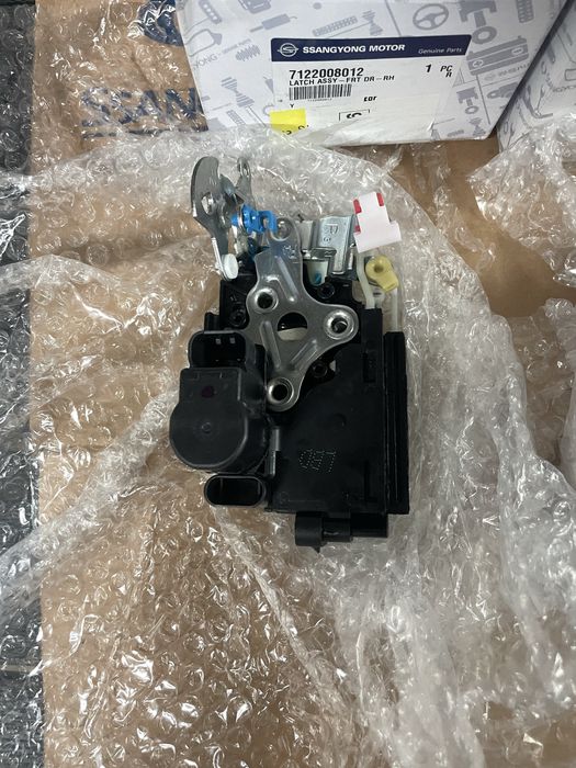 Замок двері SsangYong Recton, Korando C 2010-