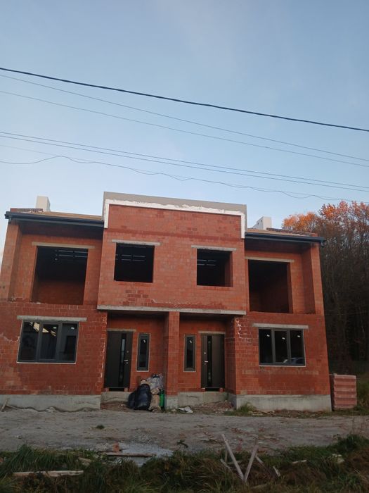 Продаж котеджу Зимна вода.