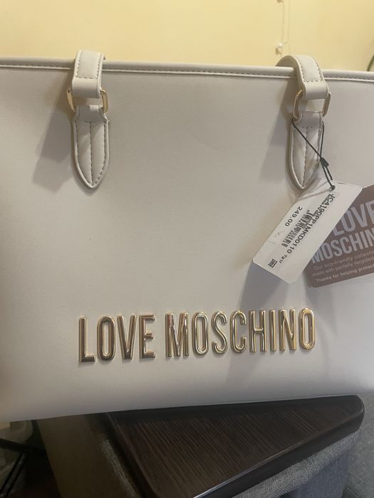 Сумочка оригінал Love Moschino JC4190PP1MKD0110, колір Avorio/Ecru, привезена з Європи нова . Торг можливий . Можна доставка олх
