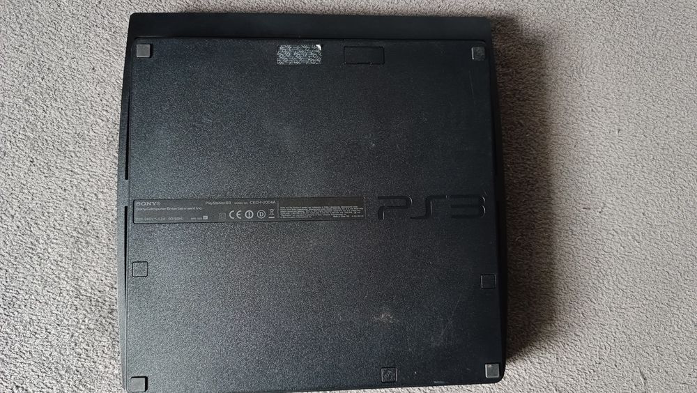 Konsola PlayStation 3 slim