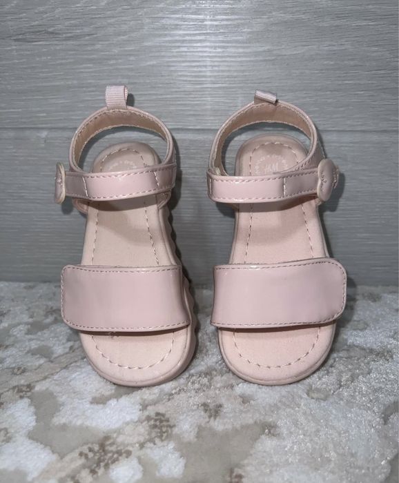 Очень красивые босоножки H&M на ножку 12,5-13