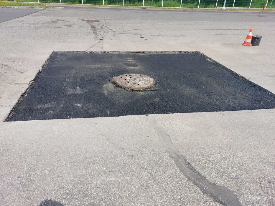 Asfaltowanie naprawa nawierzchni łatanie dziur regulacja studni włazów