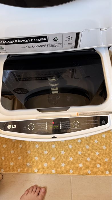 Máquina de Lavar Roupa LG FH4G1BCS2 – 12 kg