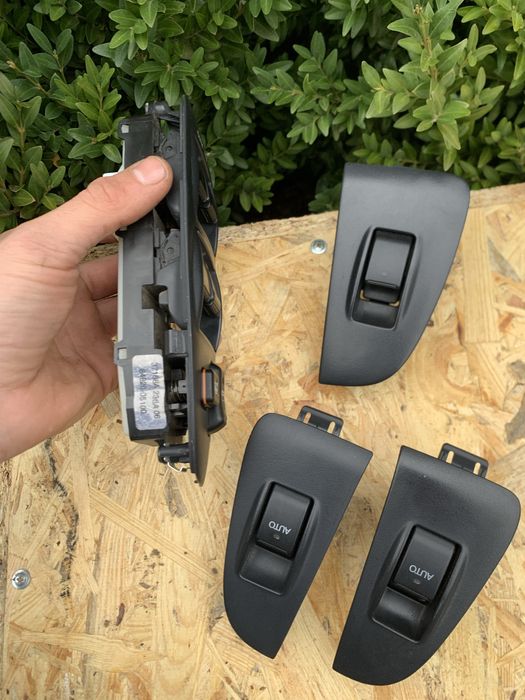 Блок склопідйомника , кнопки стеклоподйомника Toyota Avensis T25