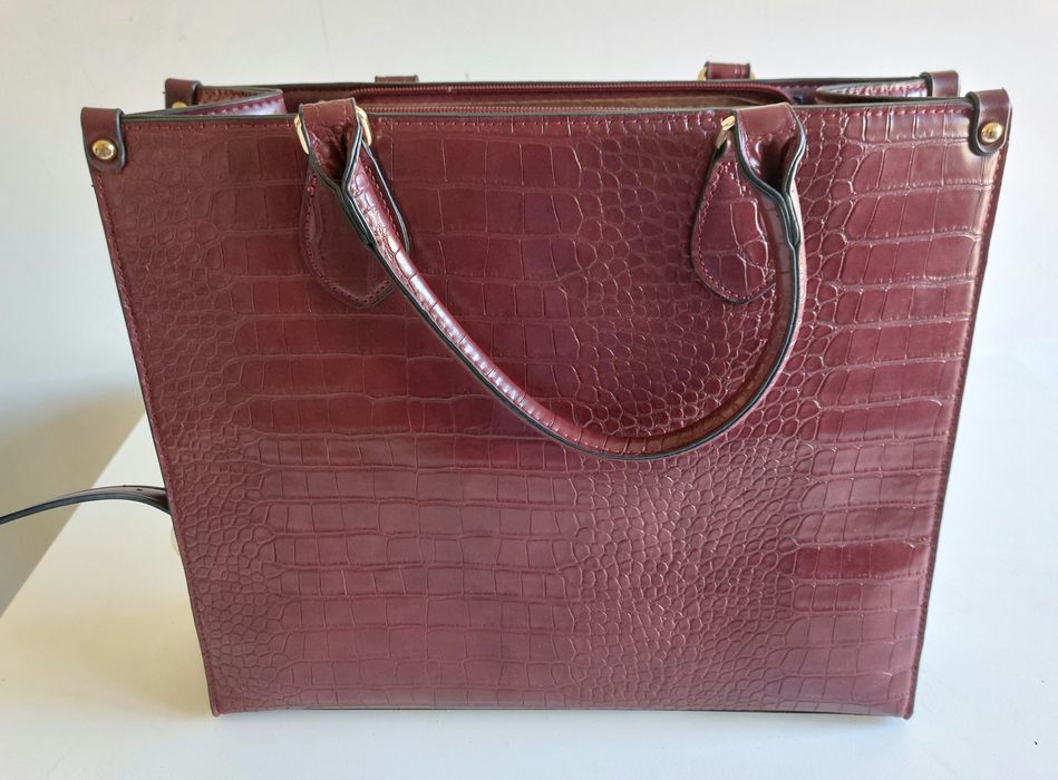 Carteira de senhora nova