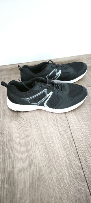 Buty sportowe r45 raz użyte