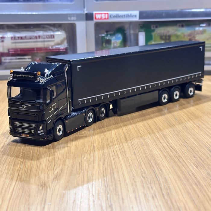 Model 1:50 WSI Volvo FH5 SC 6x2 + naczepa