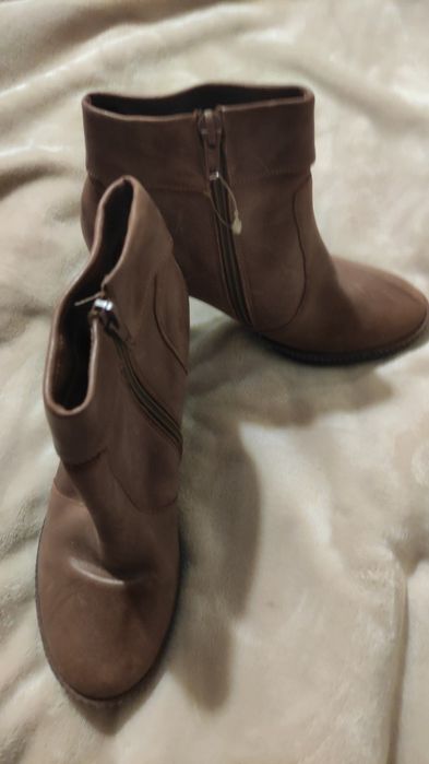 Brown ankle boot - camel434264381577635841
