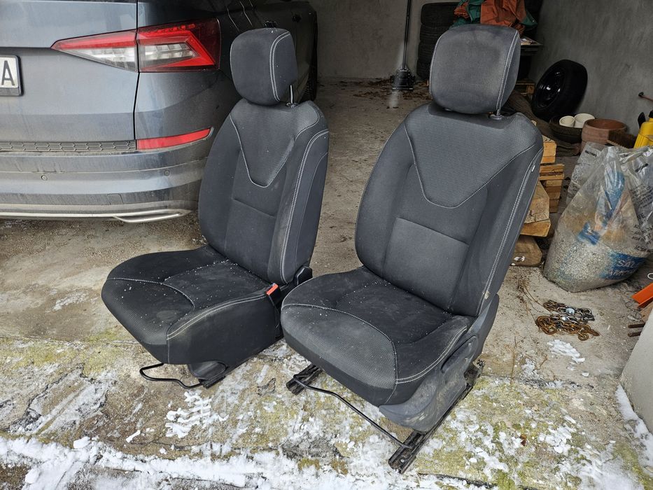 Fotel prawy, lewy siedzenie Clio IV