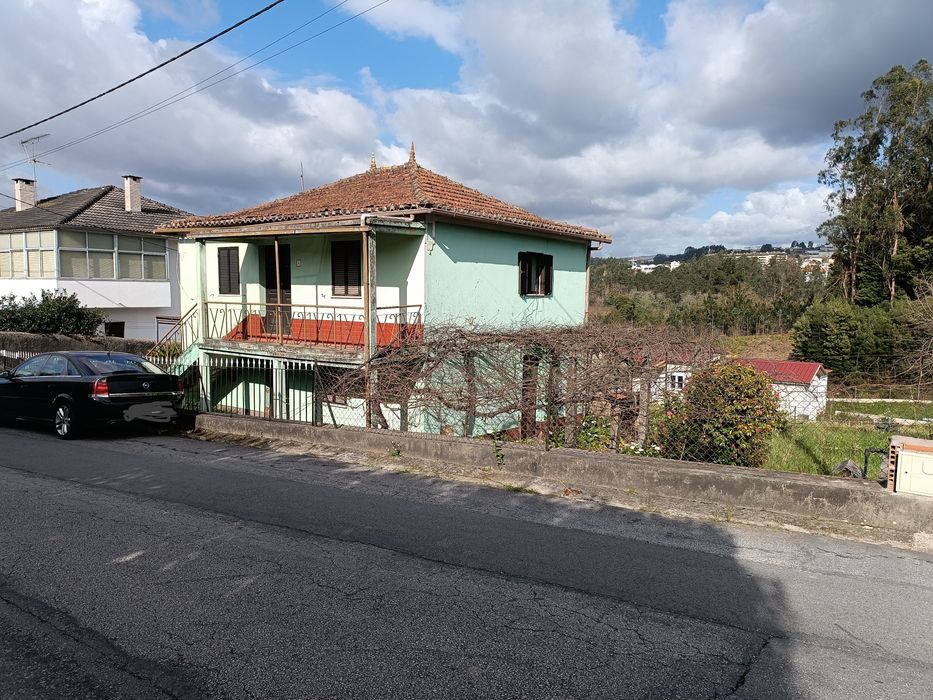 Vendo Casa e Terreno