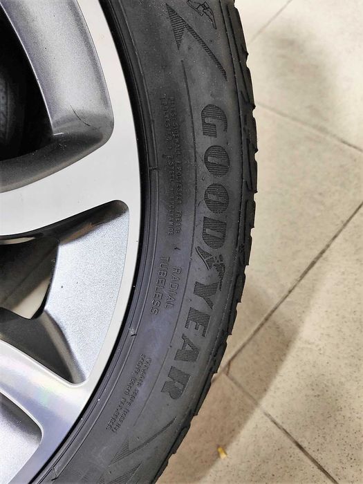 Jantes Novas e Originais Mercedes w205 com Pneus Semi-Novos Goodyaer