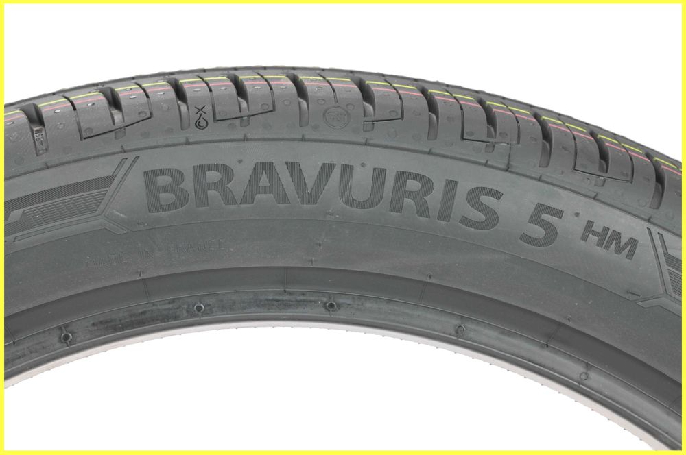 Opony letnie 215/45R18 XL 93Y FR Bravuris 5HM BARUM - 4 sztuki