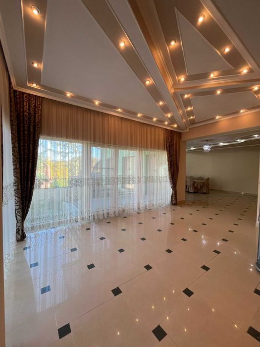 Продаж маєтку в парковій зоні