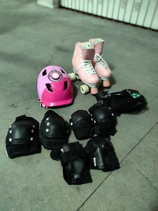 Conjunto Patins + Capacete + Proteções