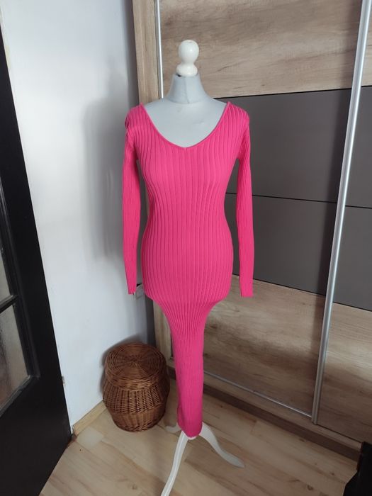 Różowa sukienka midi r.44