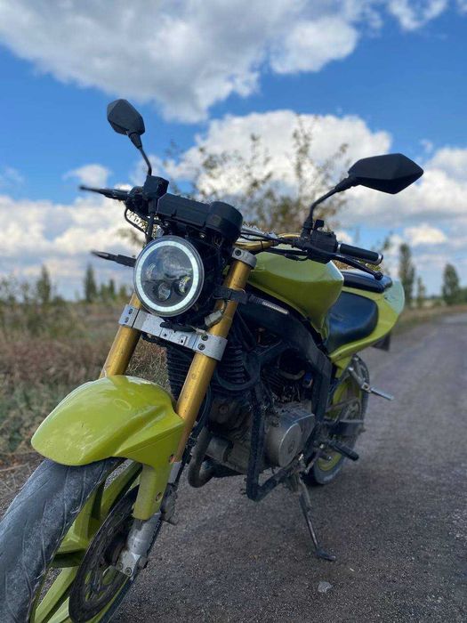 Продам мотоцикл хьюсонг 250