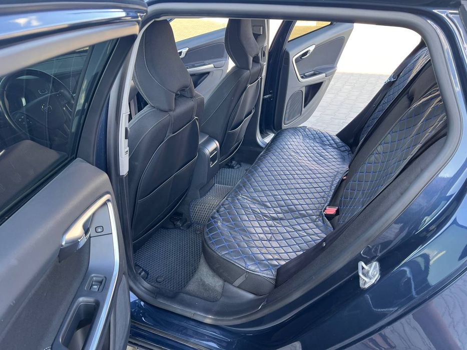 Продам власний Volvo V60 1.6 disel. Надійний французький двигун. Машина в гарному стані.