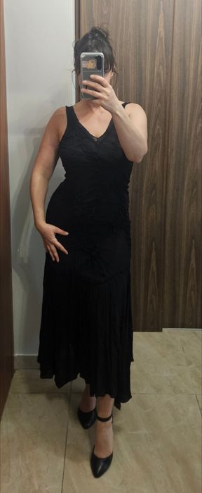 Czarna sukienka maxi koronka Zara