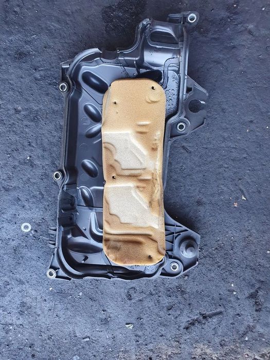 pokrywa wtryskiwaczy 2.0 dci renault 8200638033