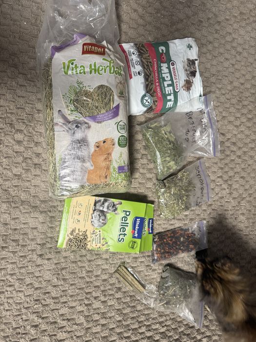 Продам корм для гризунів одним лотом