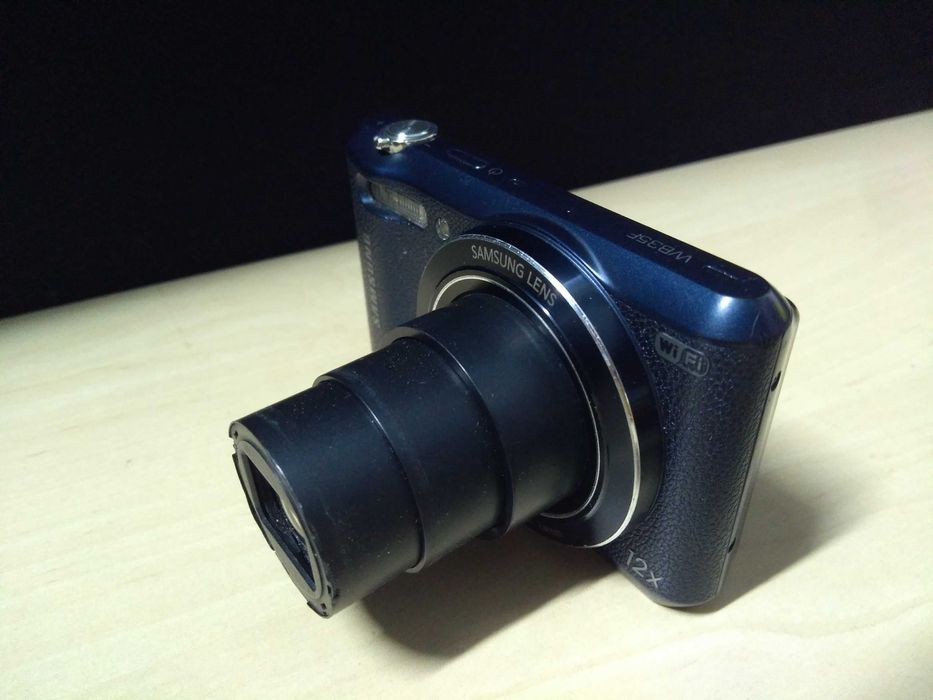 Цифрова фотокамера Samsung на 16Мр з Wi-Fi і NFC