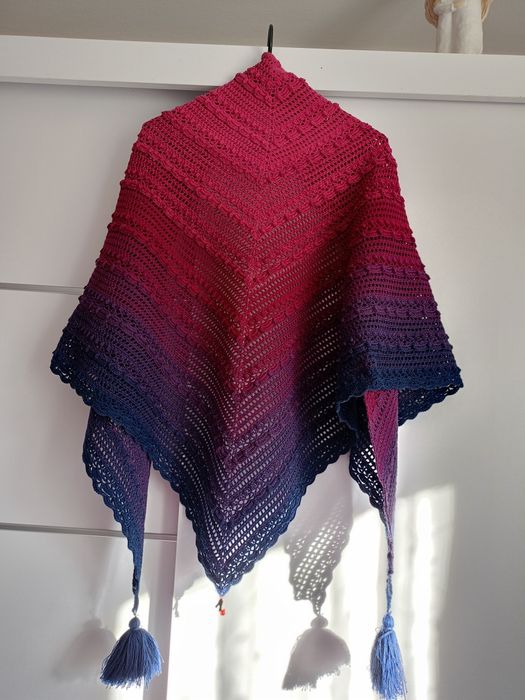 Chusty wykonane na szydełku. Ręczna robota. Handmade