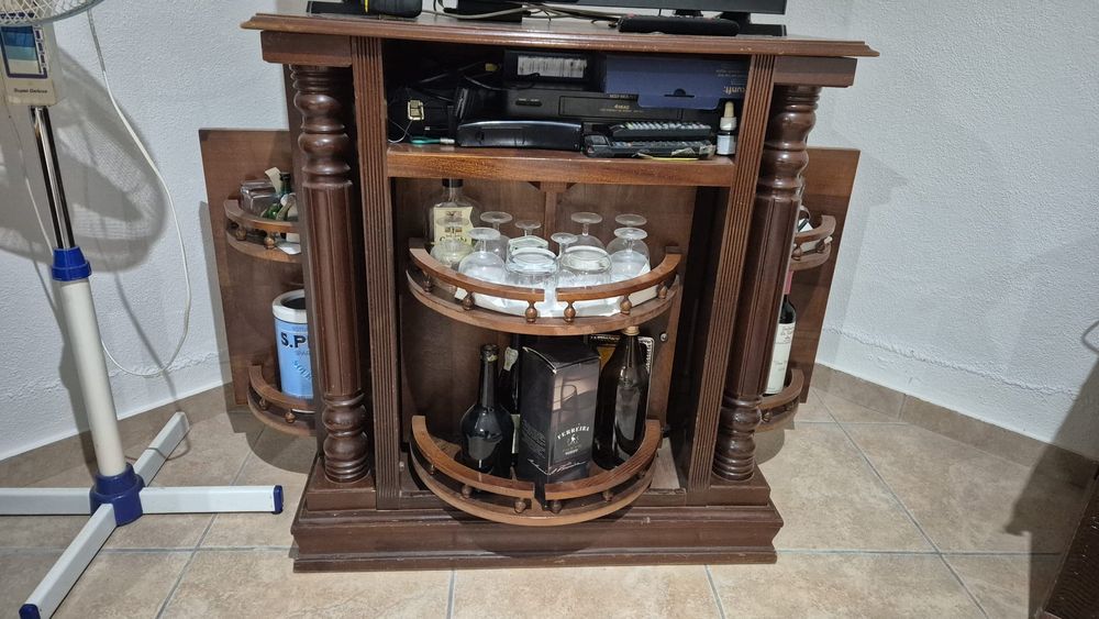 Móvel Antigo em muito bom estado