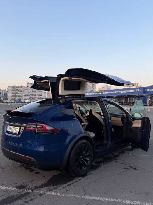Tesla Model X 2016