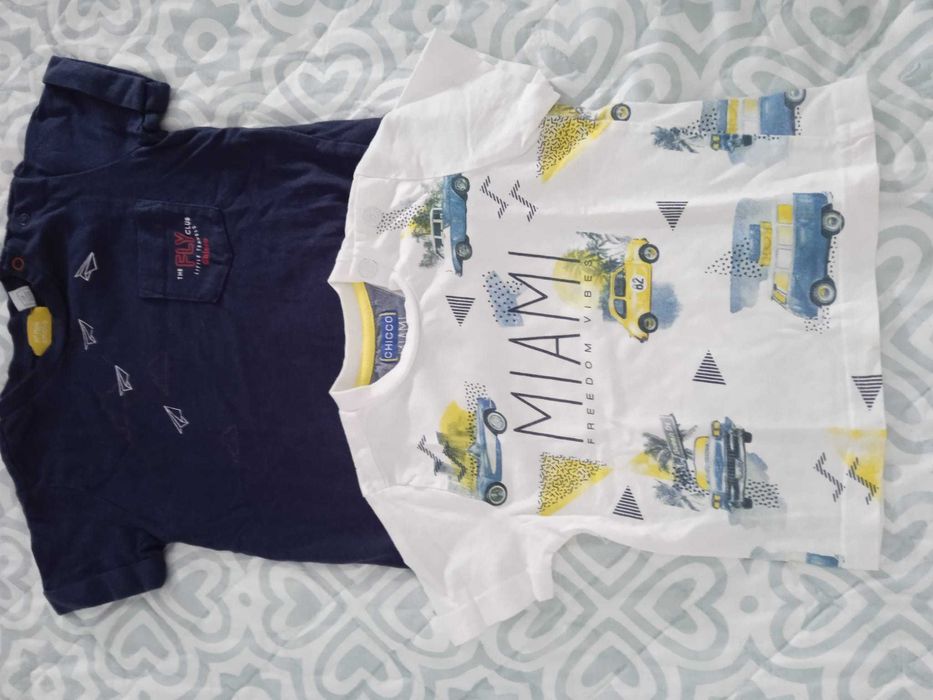 Duas T-shirts bebé da Chicco