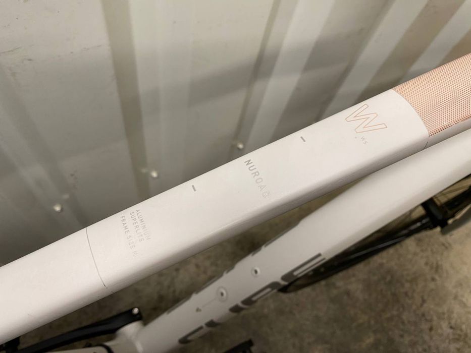 Акція Стан нового Дамський Гравійний М 28 GRX Cube Nuroad WS