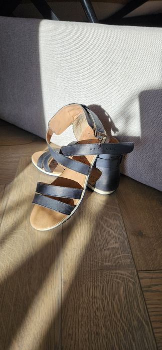 Sandały Lasocki.