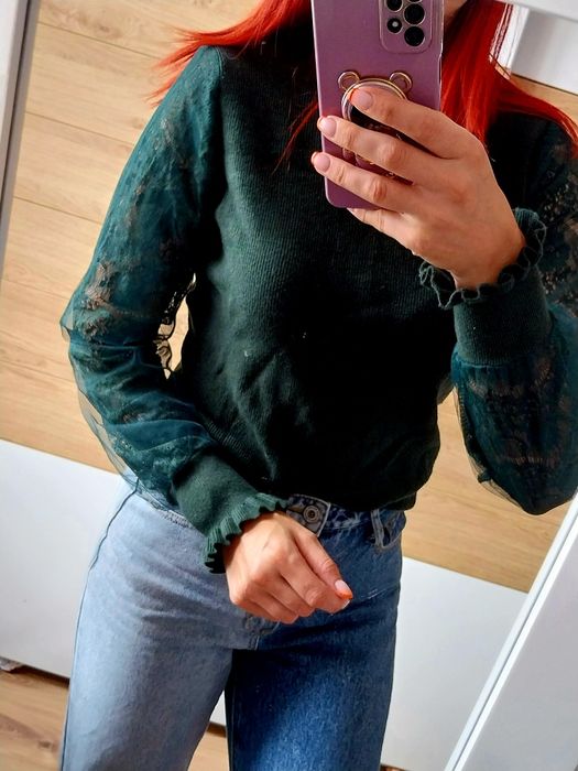 Sweter koronką rekawy