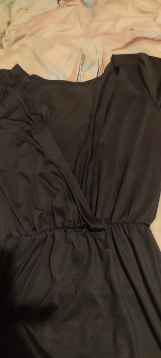 Zwiewna czarna sukienka