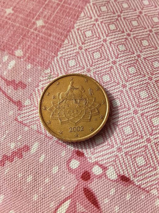 Set moedas 2002 Itália mais oferta de moeda do mesmo ano com erro.