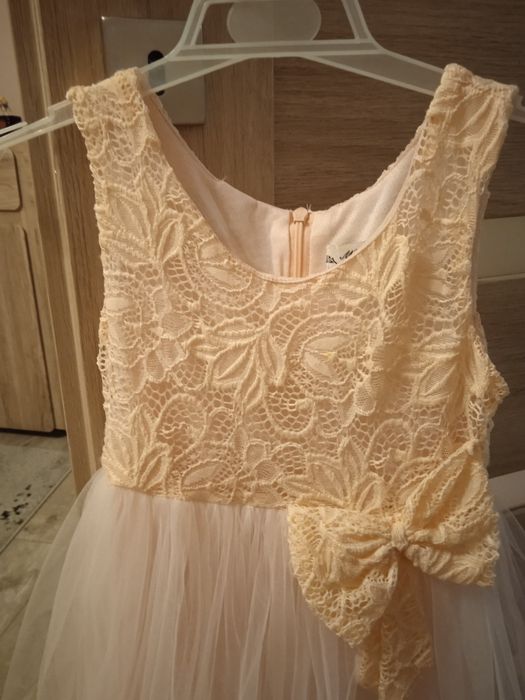 Sukienka dla dziewczynki r. 2-3 latka, stan bardzo dobry!!!